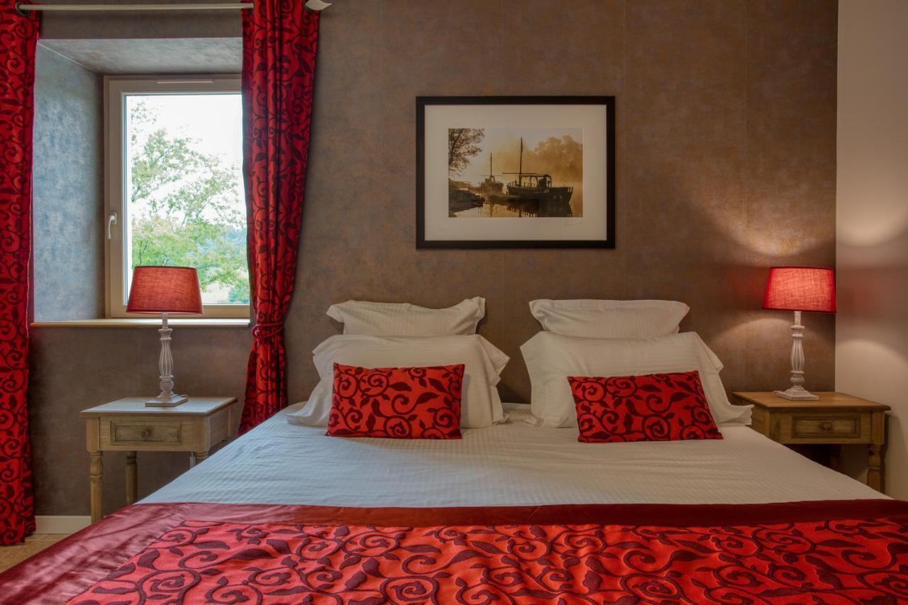 Domaine Des Pierres Blanches - Chambres D'Hotes Carlux Exterior foto